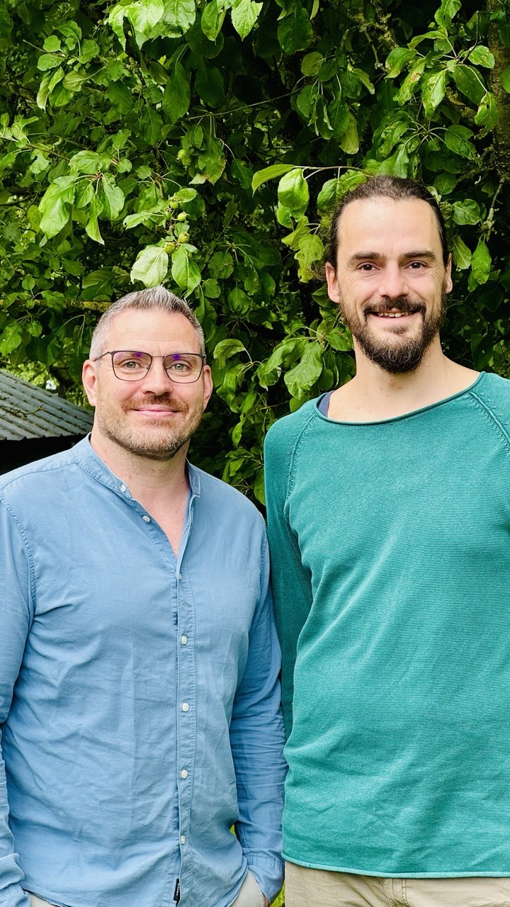 Die Gründer Torben und Vitaly von YouAWA
